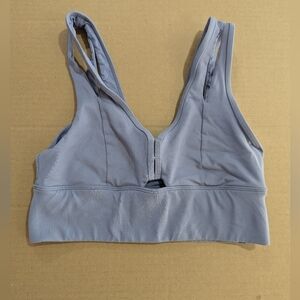Alo Light Purple V-neck Sport Bra Size Small GUC-pads missing